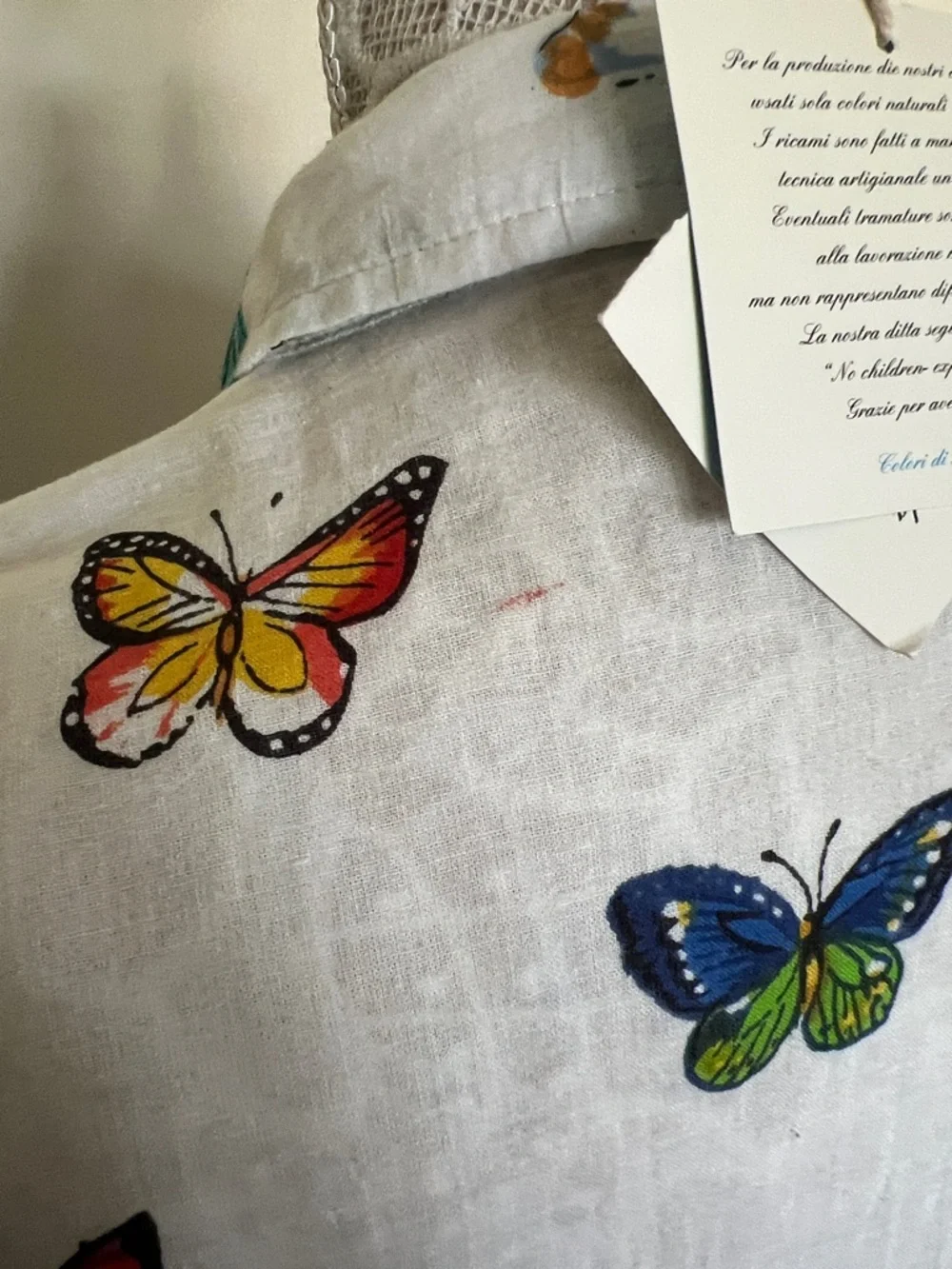 Colori di Mare White Button-Front Tunic with Butterfly Accent - Picture 10 of 12